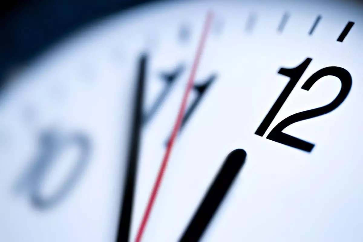5 minuts to 12, last minute
